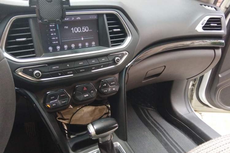 Used GAC Trumpchi GS4 2015 200T G-DCT Luxury Edition Audio And AC Panel