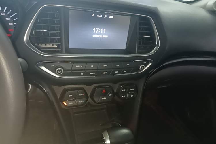 Used GAC Trumpchi GS4 2015 200T G-DCT Luxury Edition Audio And AC Panel