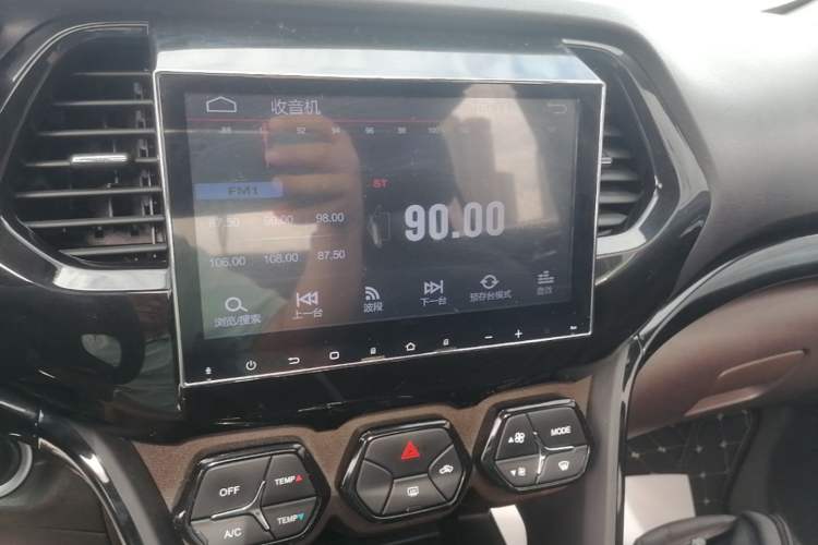 Used GAC Trumpchi GS4 2015 200T G-DCT Elite Edition Audio And AC Panel