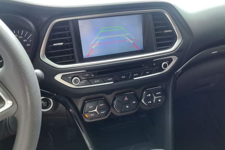Used GAC Trumpchi GS4 2015 200T G-DCT Elite Edition Audio And AC Panel