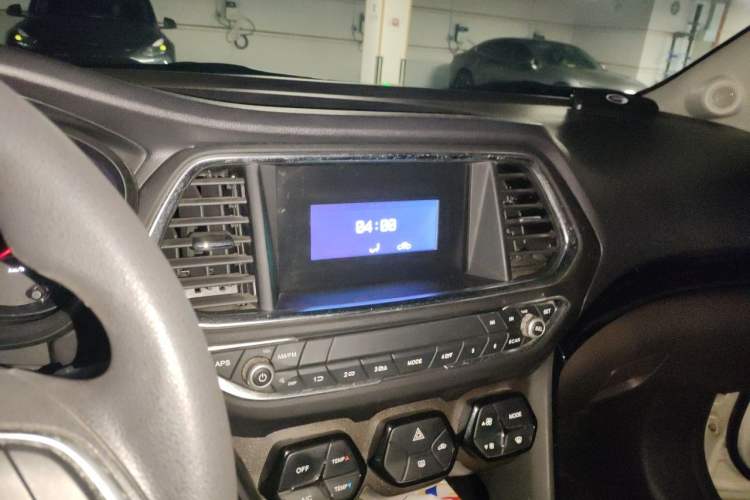 Used GAC Trumpchi GS4 2015 200T Manual Elite Edition Audio And AC Panel