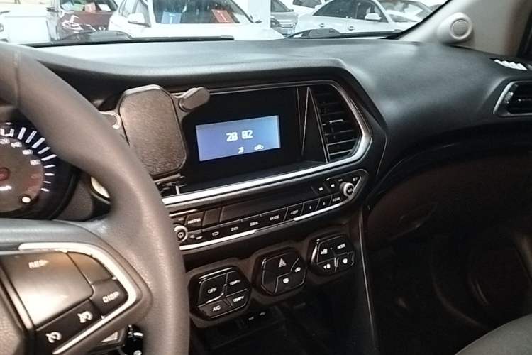 Used GAC Trumpchi GS4 2015 200T Manual Elite Edition Audio And AC Panel