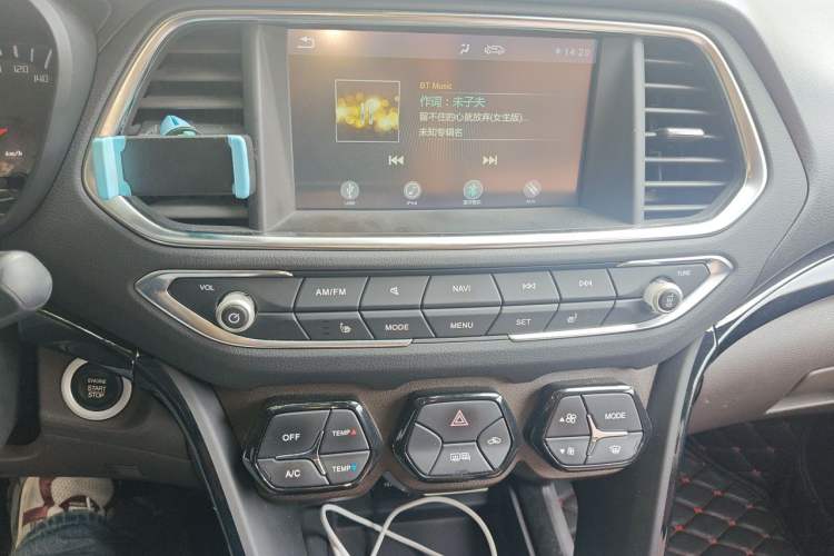 Used GAC Trumpchi GS4 2015 200T G-DCT Luxury Edition Audio And AC Panel