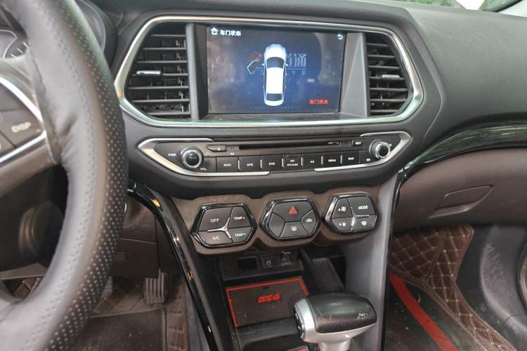 Used GAC Trumpchi GS4 2015 200T G-DCT Elite Edition Audio And AC Panel