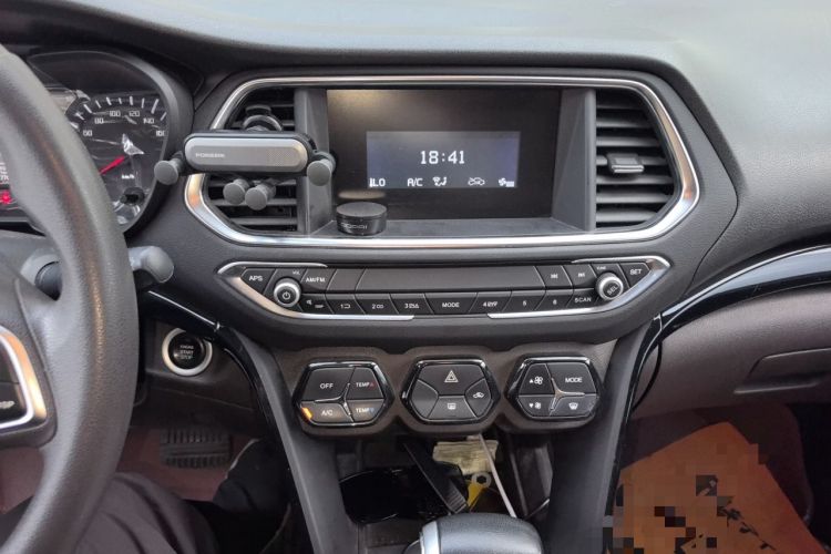 Used GAC Trumpchi GS4 2015 200T G-DCT Elite Edition Audio And AC Panel