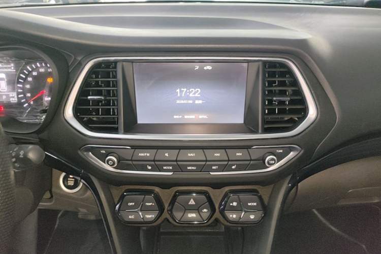 Used GAC Trumpchi GS4 2015 200T G-DCT Luxury Edition Audio And AC Panel