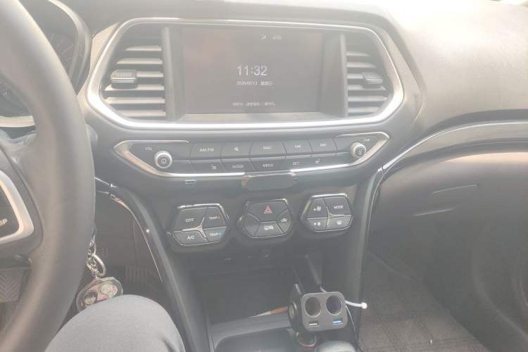 Used GAC Trumpchi GS4 2015 200T Manual Luxury Edition Audio And AC Panel