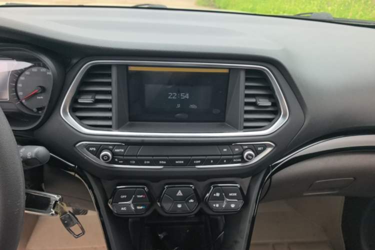 Used GAC Trumpchi GS4 2015 200T Manual Elite Edition Audio And AC Panel