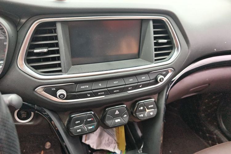 Used GAC Trumpchi GS4 2015 200T G-DCT Luxury Edition Audio And AC Panel