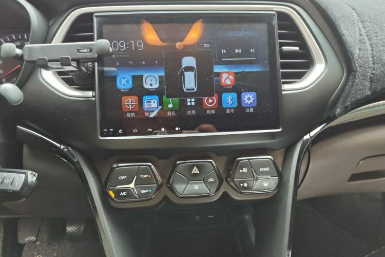 Used GAC Trumpchi GS4 2015 200T Manual Elite Edition Audio And AC Panel