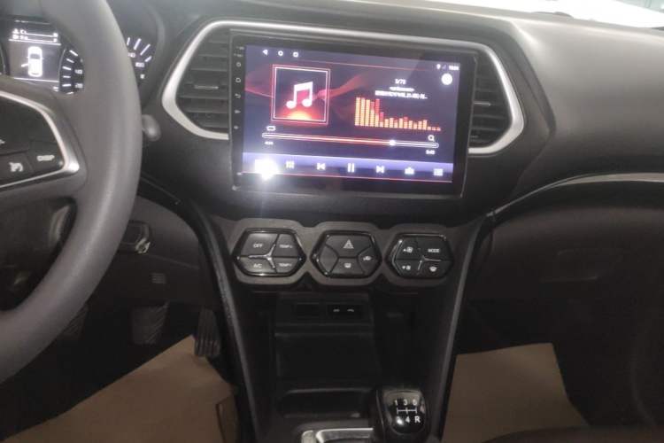 Used GAC Trumpchi GS4 2015 200T Manual Elite Edition Audio And AC Panel