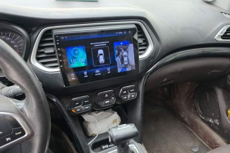 Used GAC Trumpchi GS4 2015 200T G-DCT Luxury Edition Audio And AC Panel