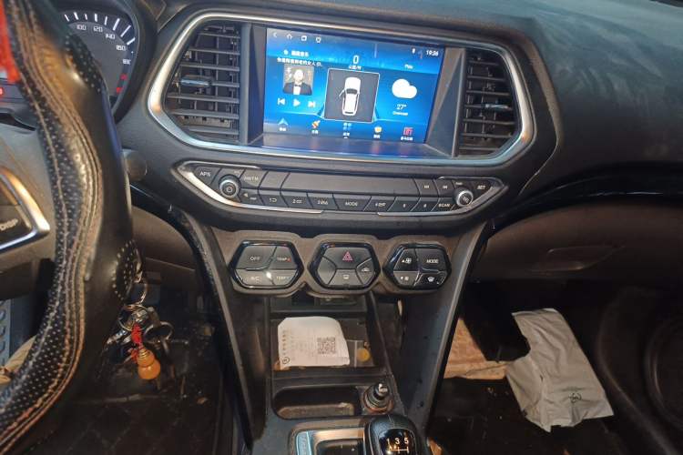 Used GAC Trumpchi GS4 2015 200T Manual Elite Edition Audio And AC Panel
