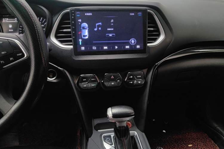 Used GAC Trumpchi GS4 2015 200T G-DCT Elite Edition Audio And AC Panel