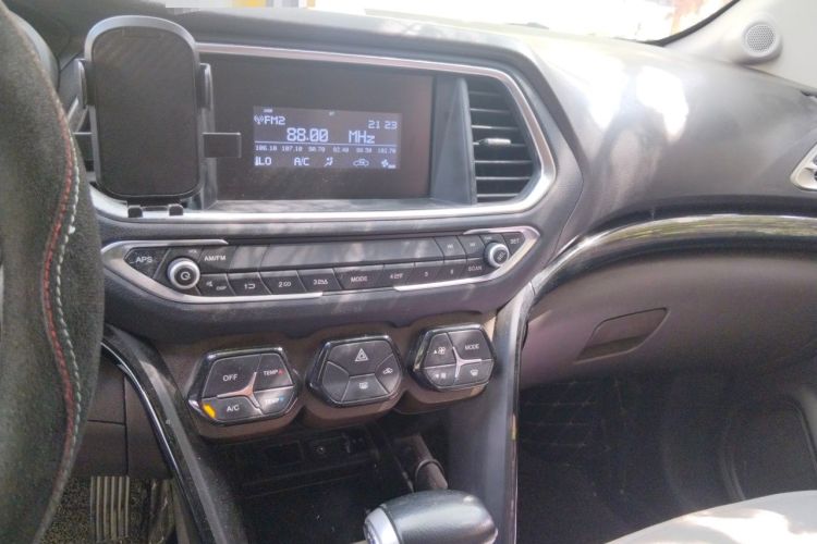 Used GAC Trumpchi GS4 2015 200T G-DCT Elite Edition Audio And AC Panel