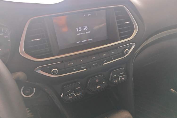 Used GAC Trumpchi GS4 2015 200T G-DCT Luxury Edition Audio And AC Panel