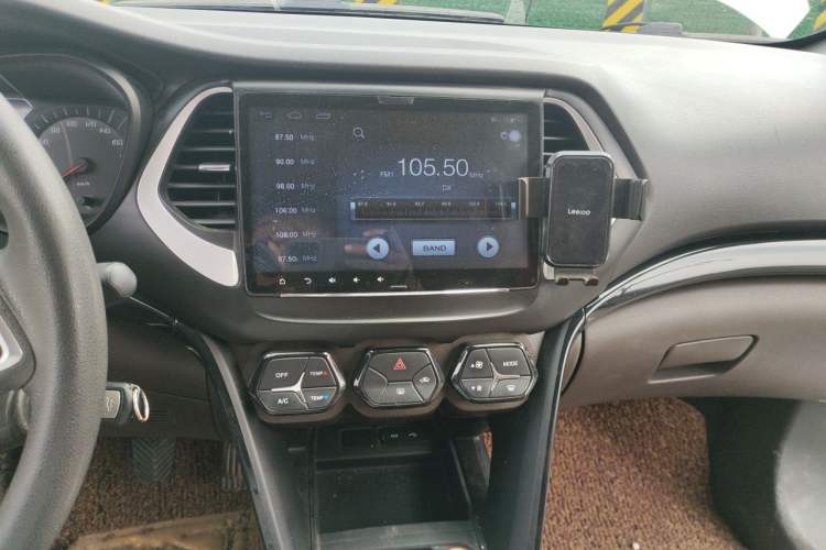 Used GAC Trumpchi GS4 2015 200T Manual Elite Edition Audio And AC Panel