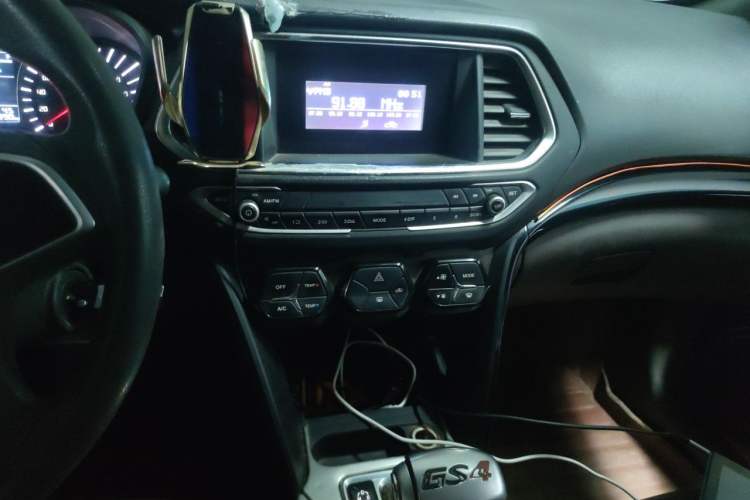 Used GAC Trumpchi GS4 2015 200T G-DCT Comfort Edition Audio And AC Panel