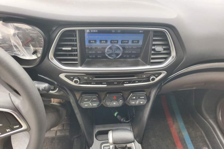 Used GAC Trumpchi GS4 2015 200T G-DCT Elite Edition Audio And AC Panel