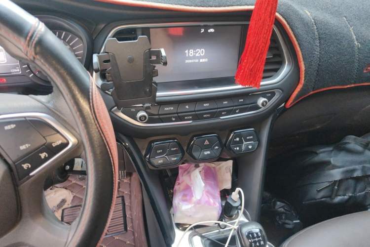 Used GAC Trumpchi GS4 2015 200T Manual Luxury Edition Audio And AC Panel