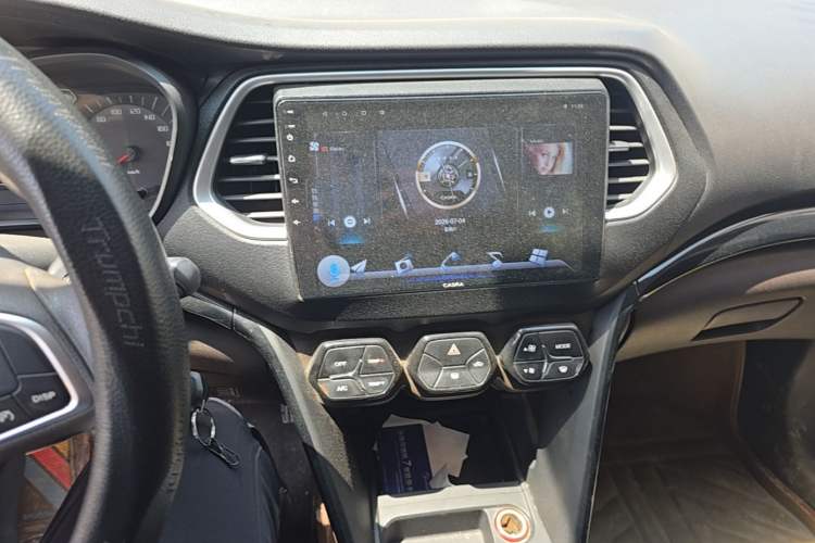 Used GAC Trumpchi GS4 2015 200T Manual Elite Edition Audio And AC Panel