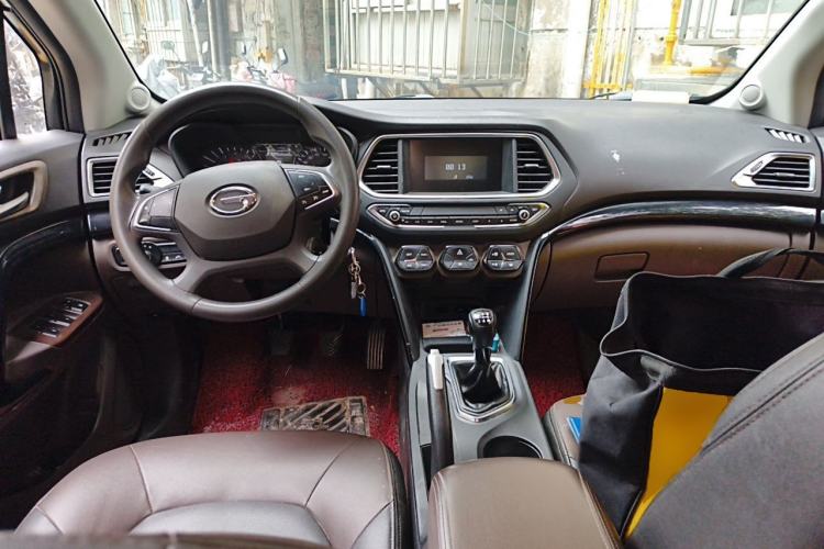 Used GAC Trumpchi GS4 2015 200T Manual Elite Edition Center Console