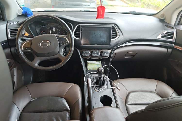 Used GAC Trumpchi GS4 2015 200T Manual Luxury Edition Center Console