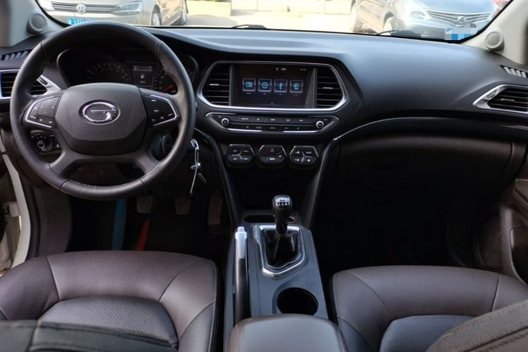 Used GAC Trumpchi GS4 2015 200T Manual Luxury Edition Center Console