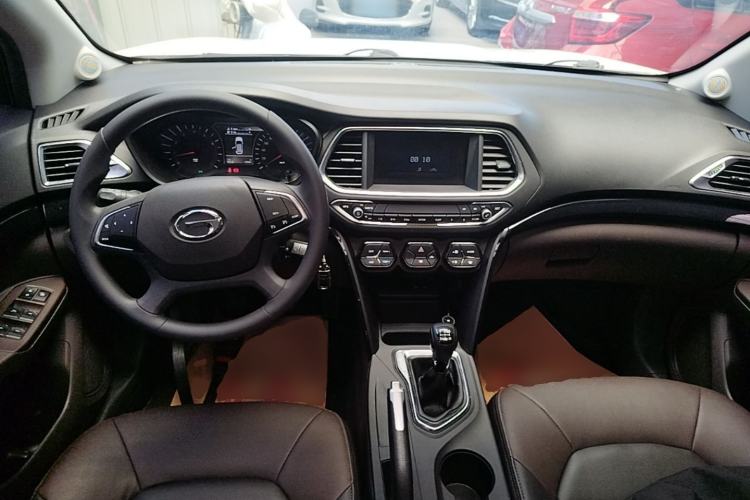Used GAC Trumpchi GS4 2015 200T Manual Elite Edition Center Console