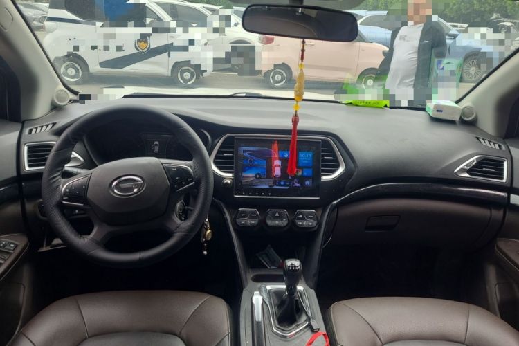 Used GAC Trumpchi GS4 2015 200T Manual Elite Edition Center Console