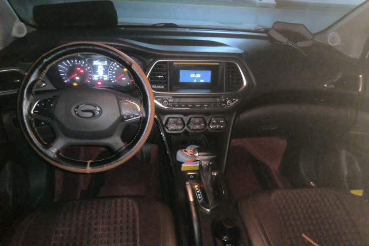 Used GAC Trumpchi GS4 2015 200T G-DCT Elite Edition Center Console