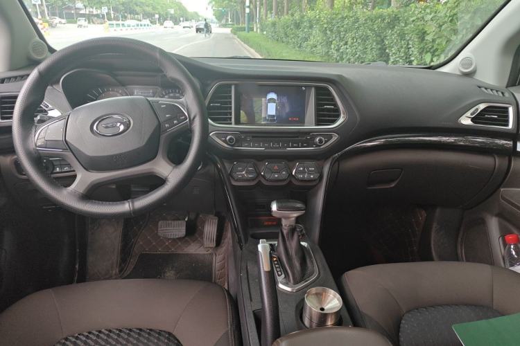 Used GAC Trumpchi GS4 2015 200T G-DCT Elite Edition Center Console