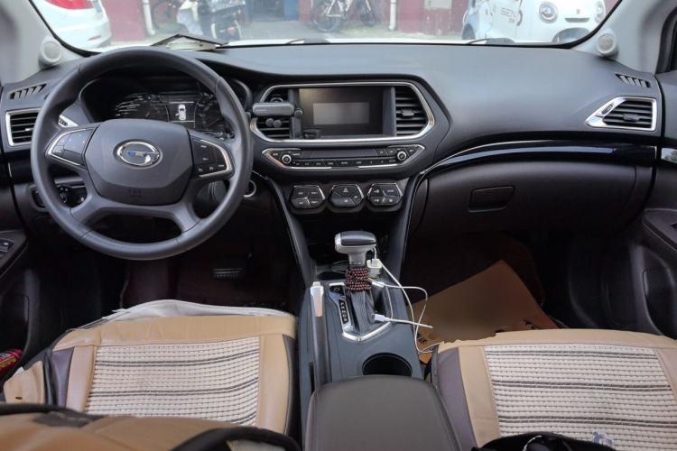 Used GAC Trumpchi GS4 2015 200T G-DCT Elite Edition Center Console