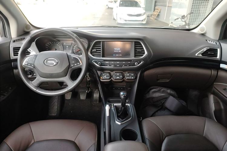 Used GAC Trumpchi GS4 2015 200T Manual Luxury Edition Center Console