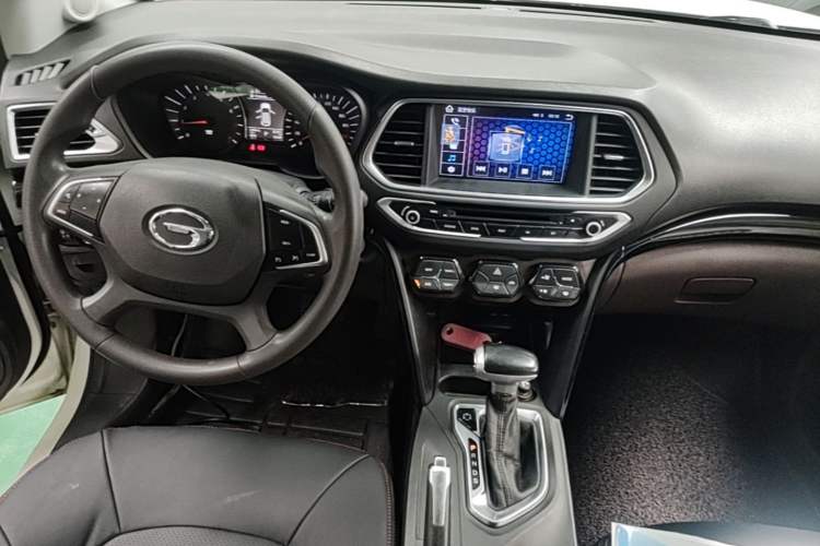 Used GAC Trumpchi GS4 2015 200T G-DCT Elite Edition Center Console