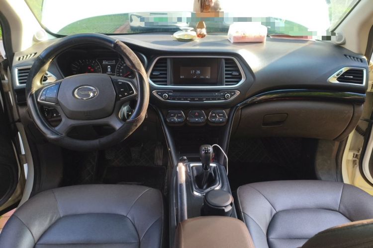 Used GAC Trumpchi GS4 2015 200T Manual Elite Edition Center Console