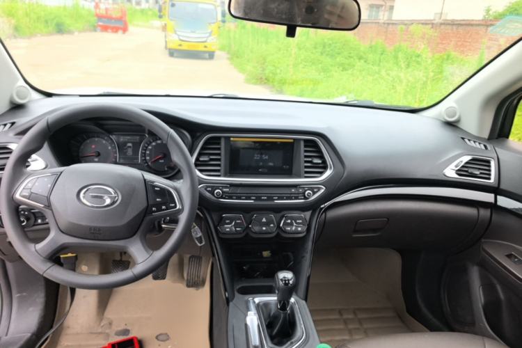 Used GAC Trumpchi GS4 2015 200T Manual Elite Edition Center Console