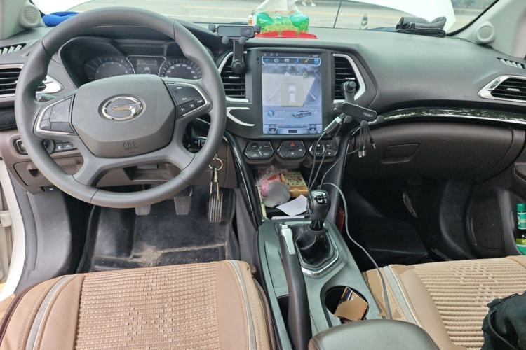 Used GAC Trumpchi GS4 2015 200T Manual Elite Edition Center Console