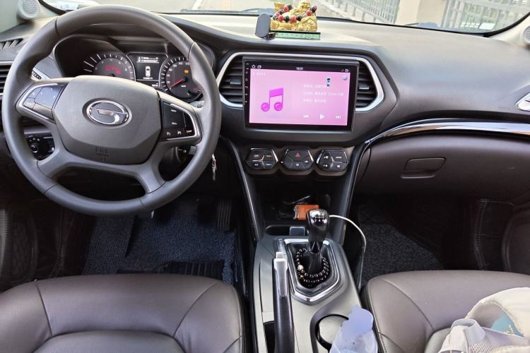 Used GAC Trumpchi GS4 2015 200T Manual Elite Edition Center Console