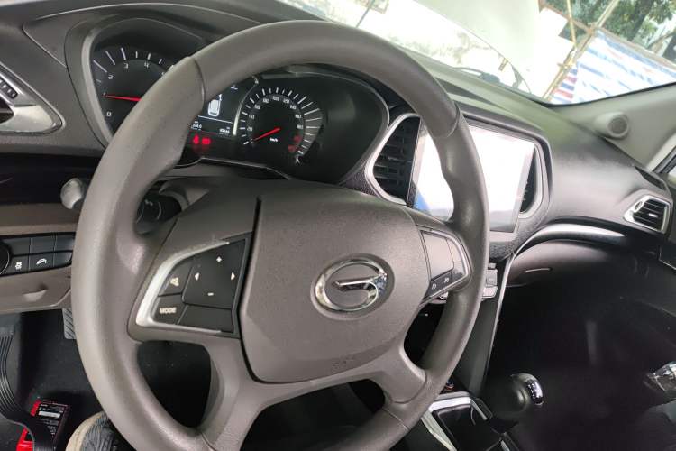 Used GAC Trumpchi GS4 2015 200T Manual Elite Edition Center Console