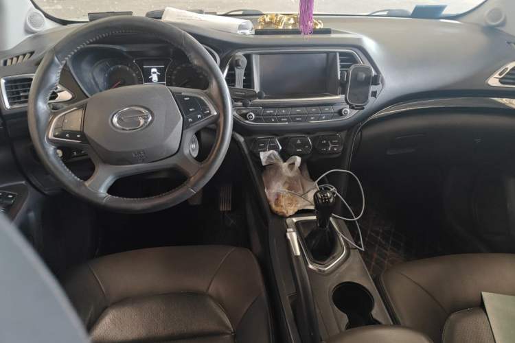 Used GAC Trumpchi GS4 2015 200T Manual Luxury Edition Center Console