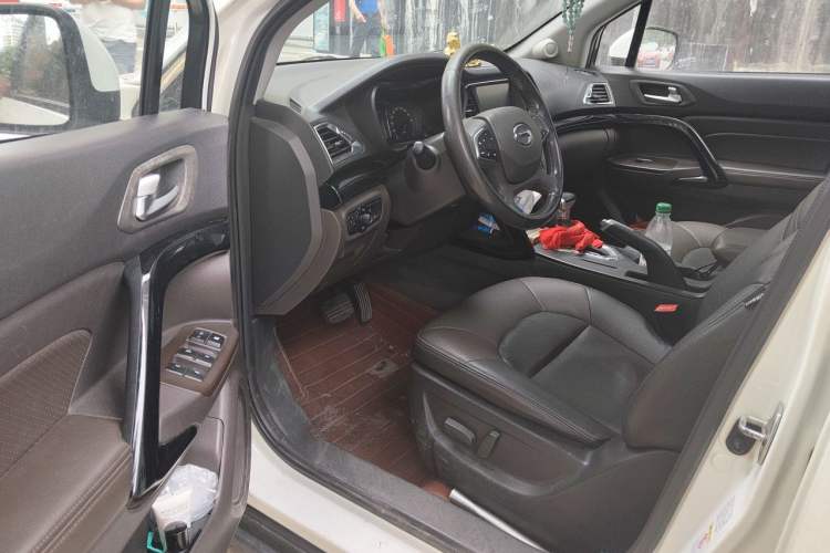 Used GAC Trumpchi GS4 2015 200T G-DCT Elite Edition Driver Seat