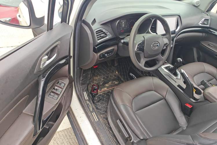 Used GAC Trumpchi GS4 2015 200T Manual Elite Edition Driver Seat