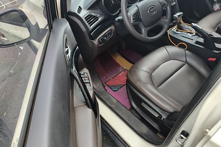 Used GAC Trumpchi GS4 2015 200T G-DCT Elite Edition Driver Seat