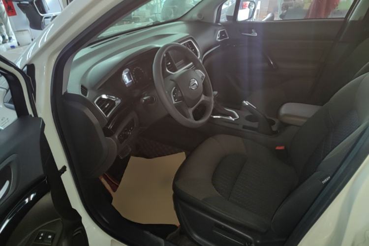 Used GAC Trumpchi GS4 2015 200T G-DCT Elite Edition Driver Seat