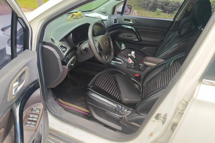 Used GAC Trumpchi GS4 2015 200T G-DCT Elite Edition Driver Seat