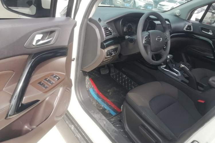 Used GAC Trumpchi GS4 2015 200T G-DCT Elite Edition Driver Seat