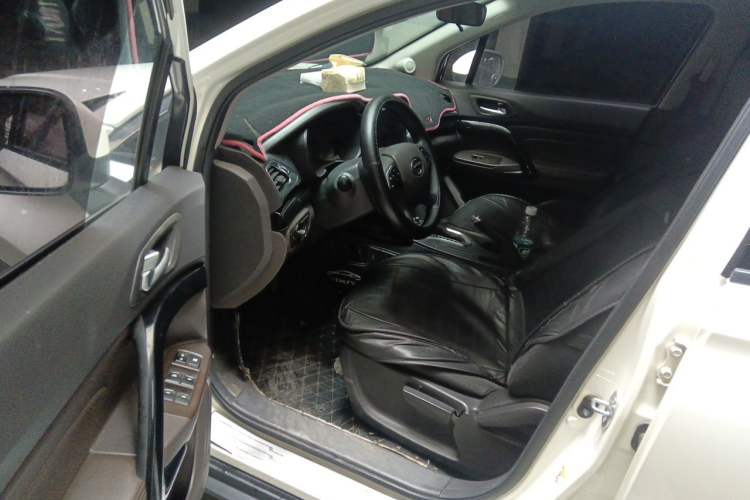 Used GAC Trumpchi GS4 2015 200T G-DCT Elite Edition Driver Seat