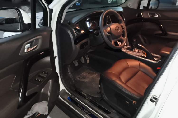 Used GAC Trumpchi GS4 2015 200T Manual Elite Edition Driver Seat