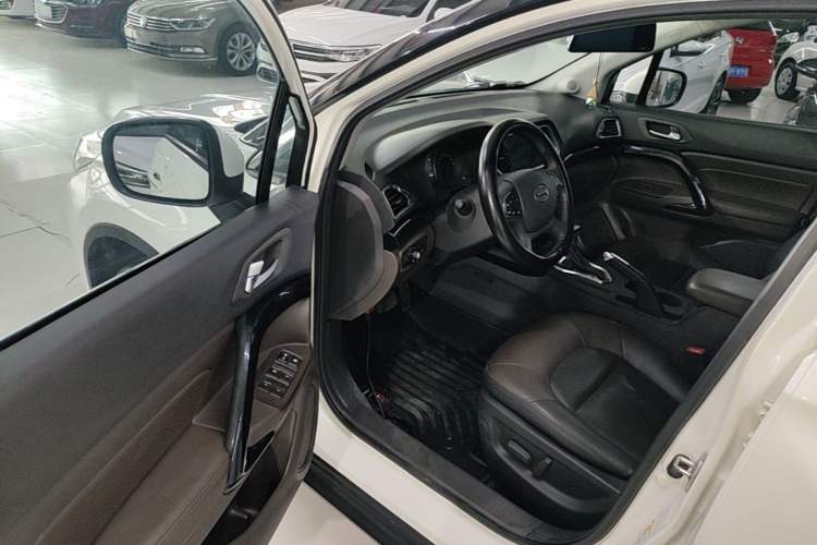 Used GAC Trumpchi GS4 2015 200T G-DCT Luxury Edition Driver Seat